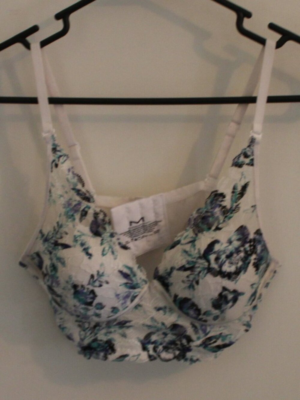 Maidenform Lightly Lined Convertible Lace Bralette in white bloom lace 34A